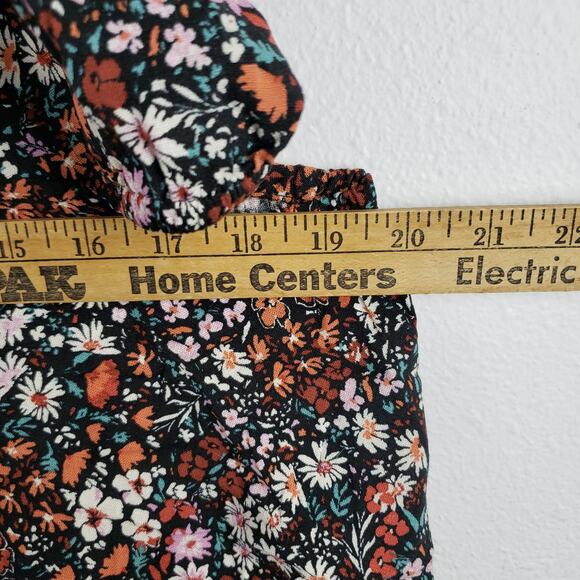 Torrid Women's 1X Side Cutout Babydoll Top Dark Ditzy Floral Flutter Sleeve New - Picture 5 of 12